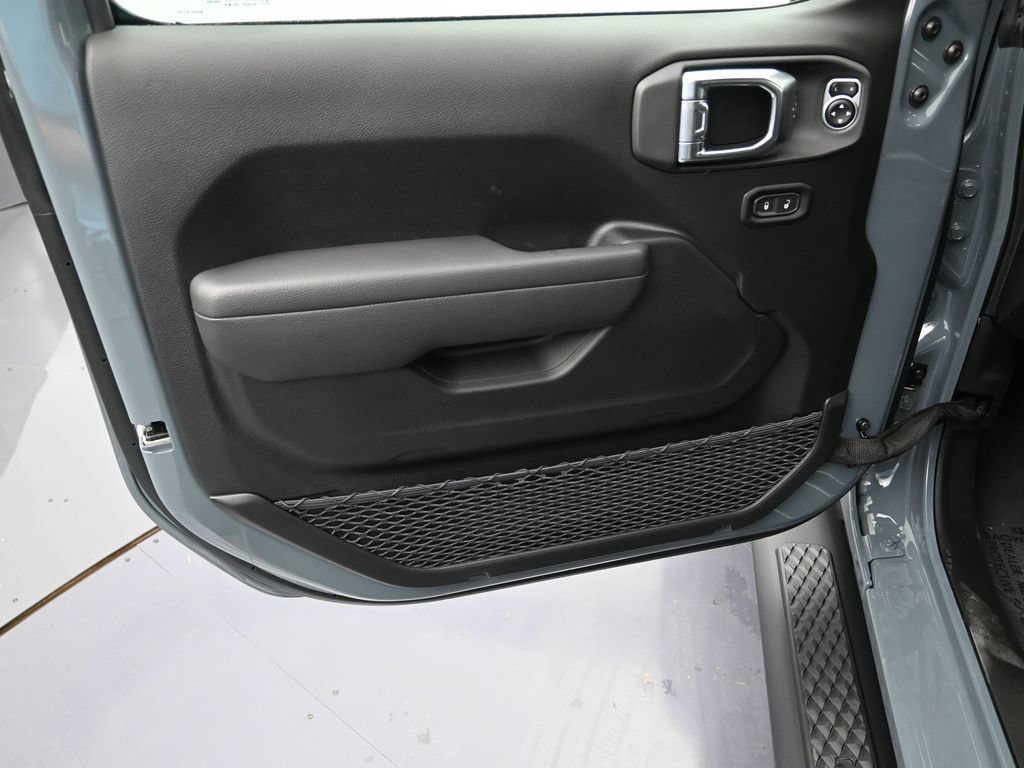 New 2026 Jeep Gladiator Sport AWD/4WD image 10