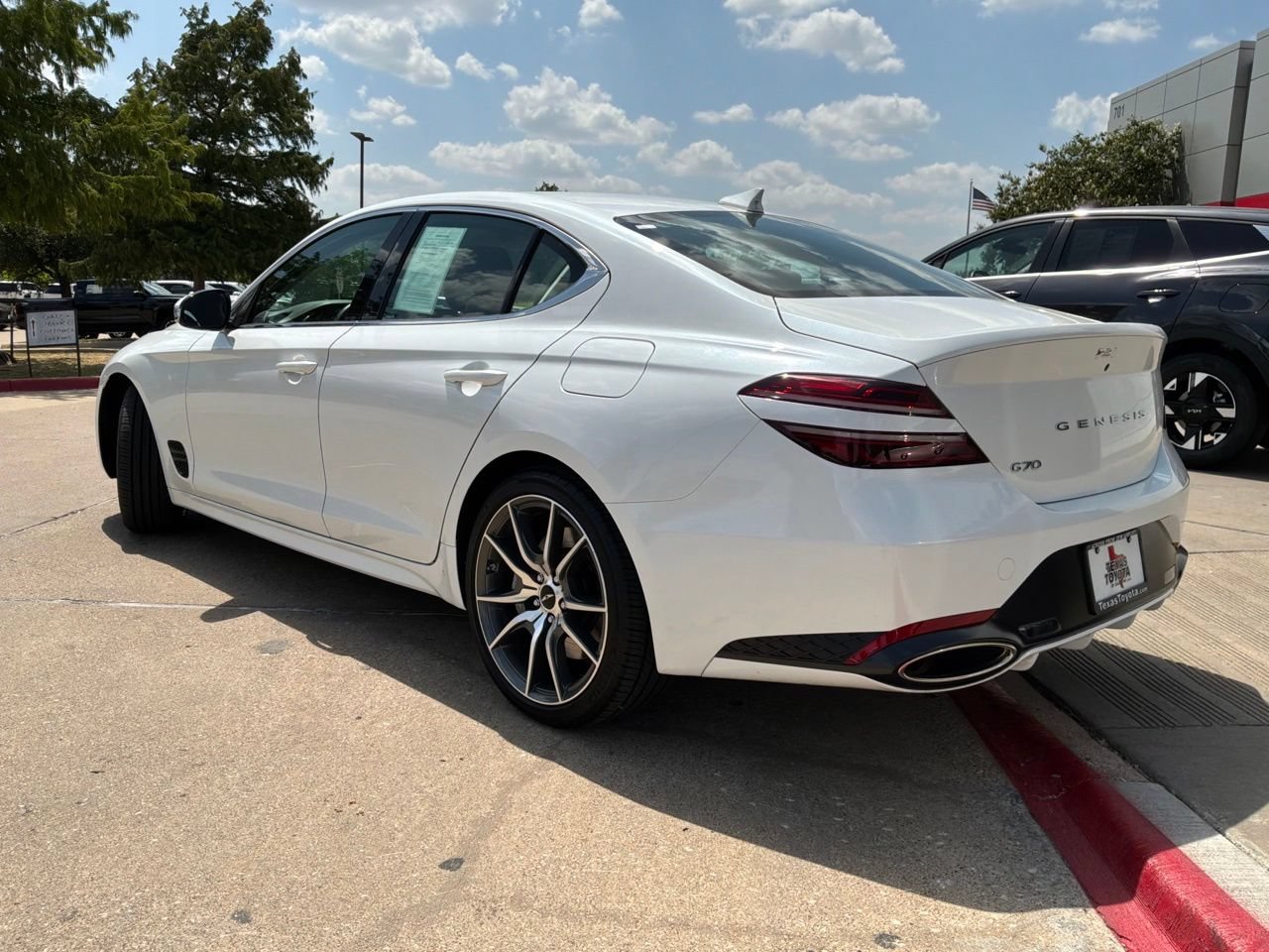 Used 2026 Genesis G70 2.5T RWD image 8