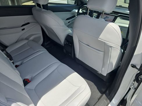 New 2026 Jeep Cherokee Limited AWD/4WD image 11
