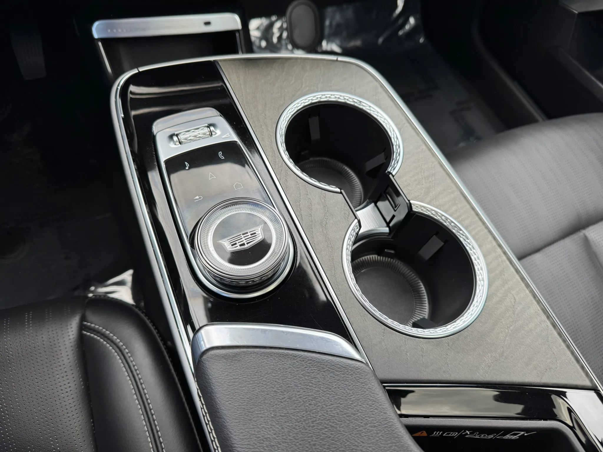 Used 2023 Cadillac Lyriq AWD image 38