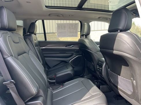 Used 2023 Jeep Grand Cherokee L Limited image 15