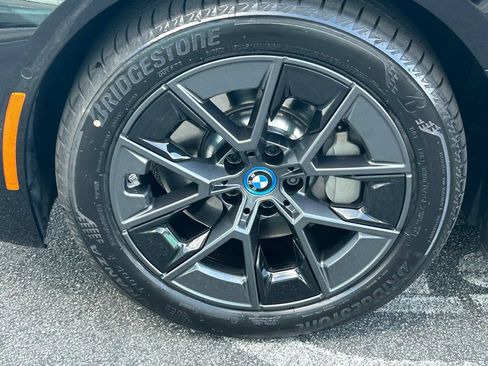 Used 2023 BMW i4 eDrive35 RWD image 9