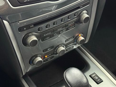 Used 2018 Nissan Pathfinder SL w/ Midnight Edition Package image 25