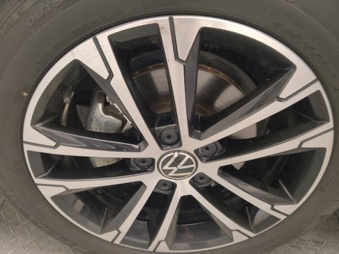 Used 2025 Volkswagen Jetta Sport FWD image 31
