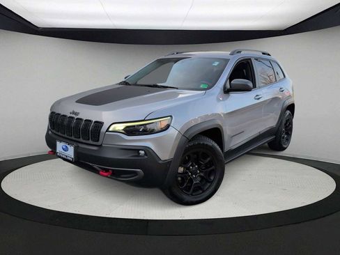 Used 2019 Jeep Cherokee Trailhawk image 1