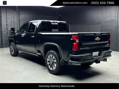 Used 2022 Chevrolet Silverado 2500 High Country w/ Z71 Off-Road Package image 4