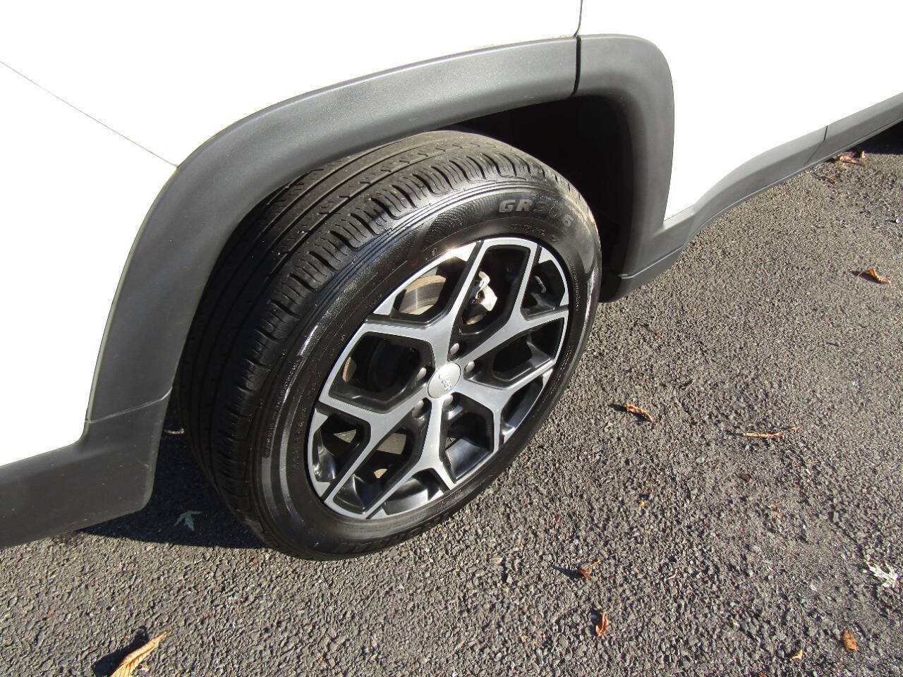 Used 2024 Jeep Compass Limited AWD/4WD image 30