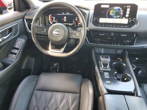 Used 2023 Nissan Rogue Platinum w/ Platinum Premium Package FWD image 16