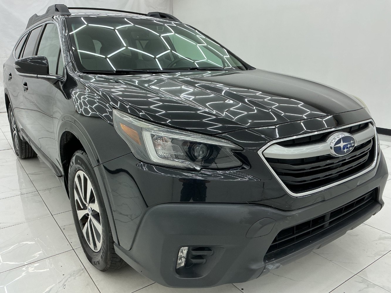 Used 2020 Subaru Outback Premium w/ Popular Package #1 AWD/4WD image 3