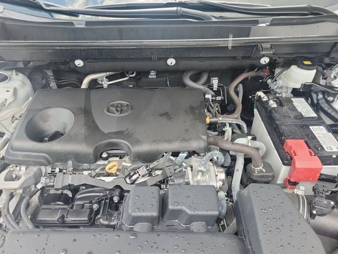 Certified 2025 Toyota RAV4 XLE FWD image 33