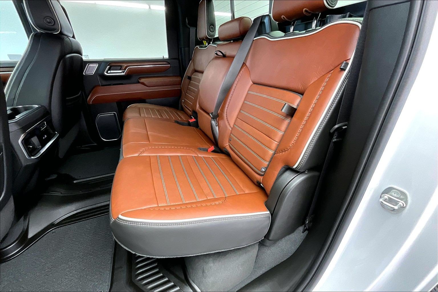 Used 2024 GMC Sierra 2500 Denali Ultimate AWD/4WD image 19