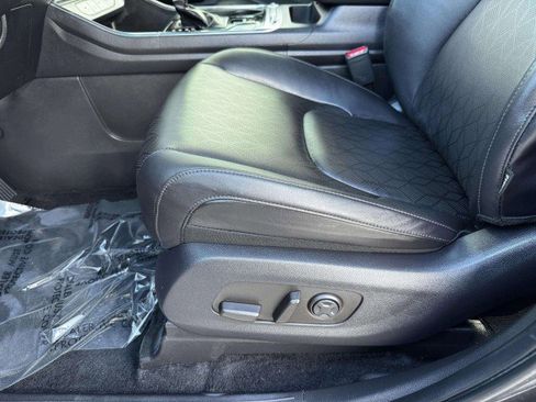 Used 2025 Kia Carnival SX w/ SX Dark Edition Package image 19