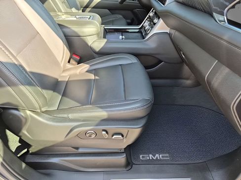 Used 2021 GMC Yukon Denali image 16