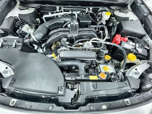 Used 2021 Subaru Outback Limited image 11