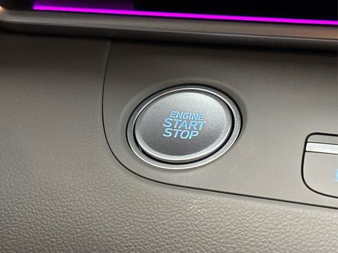 Used 2024 Hyundai Elantra SEL image 27