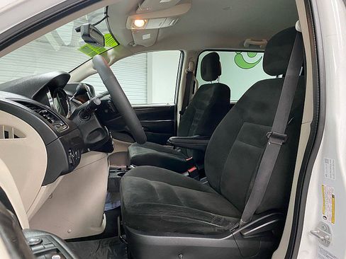 Used 2016 Dodge Grand Caravan American Value Package w/ UConnect Hands-Free Group image 10