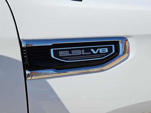 Used 2026 GMC Sierra 1500 SLT AWD/4WD image 6