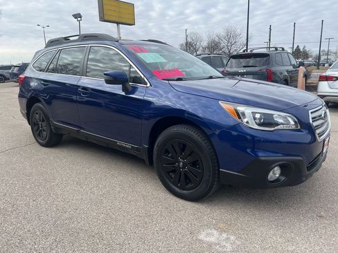 Used 2017 Subaru Outback 2.5i Premium image 3