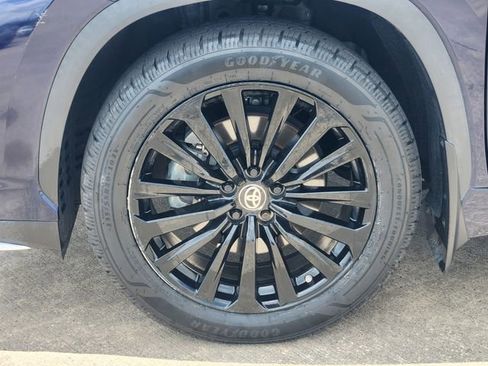 Certified 2024 Toyota Highlander XSE FWD image 10