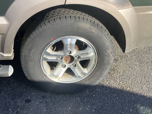 Used 2004 Kia Sorento EX AWD/4WD image 16