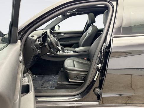 Used 2022 Alfa Romeo Stelvio Ti image 10