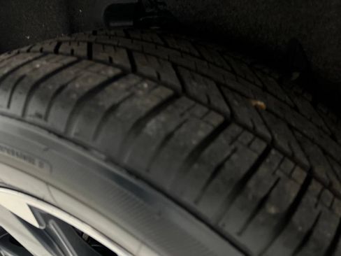 Used 2025 Nissan Rogue SV FWD image 38