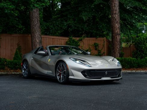 Used 2022 Ferrari 812 GTS RWD image 5