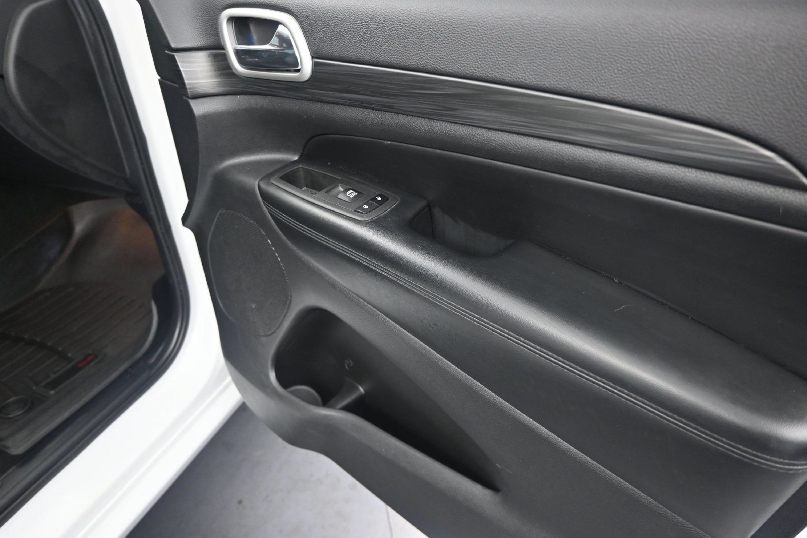 Used 2022 Jeep Grand Cherokee Laredo X RWD image 23