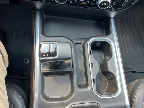 Used 2023 GMC Sierra 1500 SLT w/ SLT Convenience Package AWD/4WD image 19