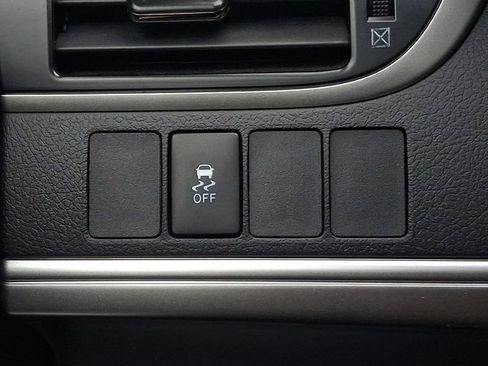 Used 2014 Toyota Camry SE w/ Moonroof Package image 29