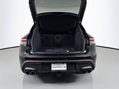 Certified 2026 Porsche Macan AWD/4WD image 34
