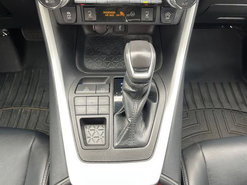 Certified 2021 Toyota RAV4 XLE Premium image 21