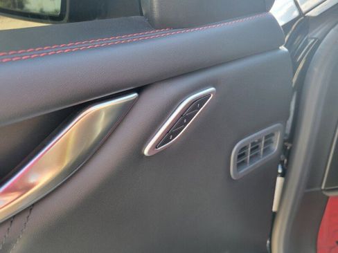 Used 2021 Maserati Ghibli Trofeo image 12