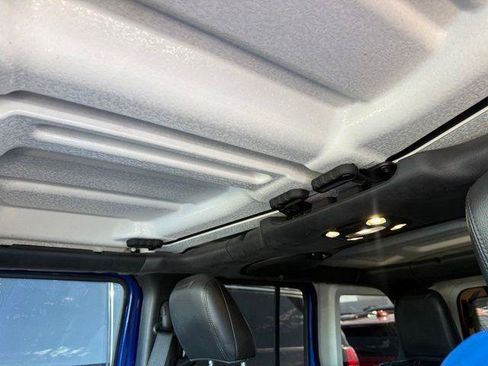 Used 2020 Jeep Wrangler Unlimited Sahara AWD/4WD image 5