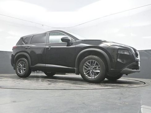Used 2023 Nissan Rogue S AWD/4WD image 32