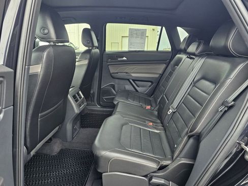 Used 2023 Volkswagen Atlas Cross Sport SEL Premium R-Line AWD/4WD image 12