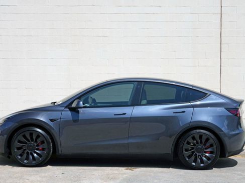 Used 2023 Tesla Model Y Performance AWD/4WD image 48