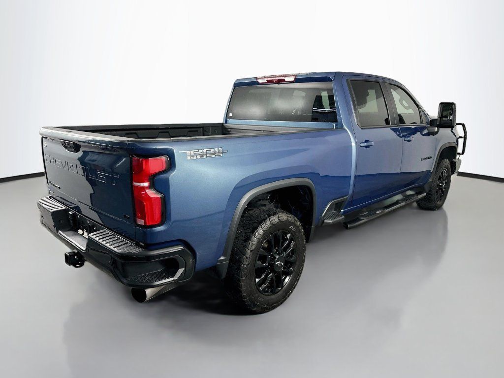 Used 2025 Chevrolet Silverado 2500 LT w/ Trail Boss Package AWD/4WD image 7
