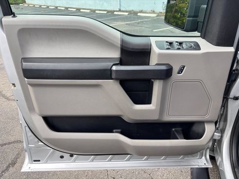 Used 2018 Ford F150 XL w/ Equipment Group 101A Mid RWD image 19