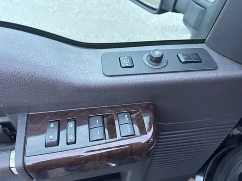 Used 2015 Ford F350 Platinum image 26