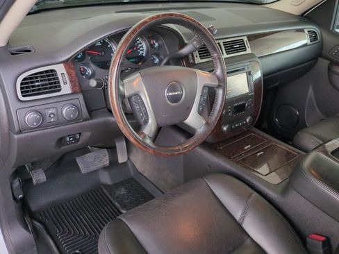Used 2014 GMC Sierra 2500 Denali AWD/4WD image 9