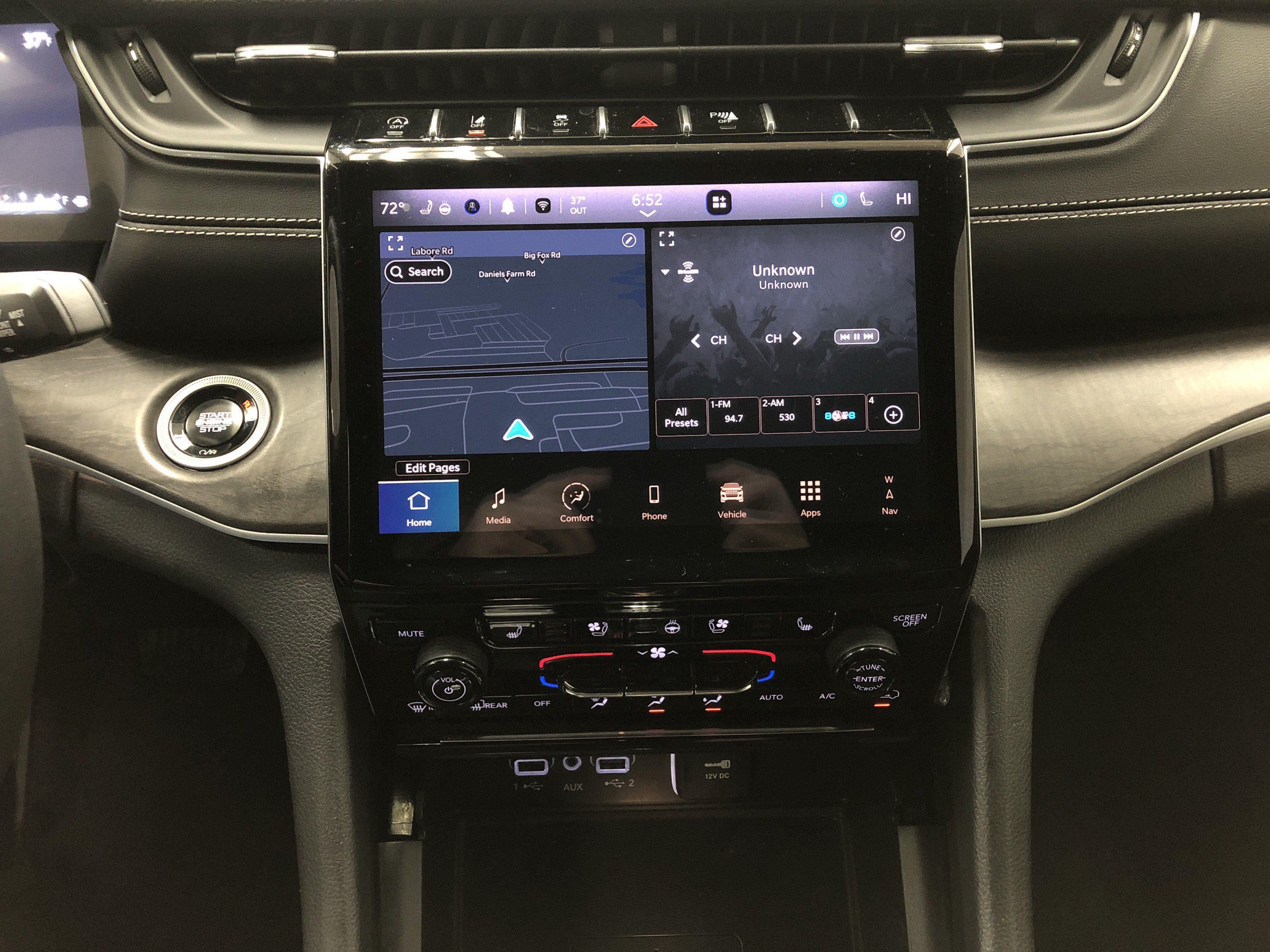 Certified 2024 Jeep Grand Cherokee Limited w/ Luxury Tech Group II AWD/4WD image 24