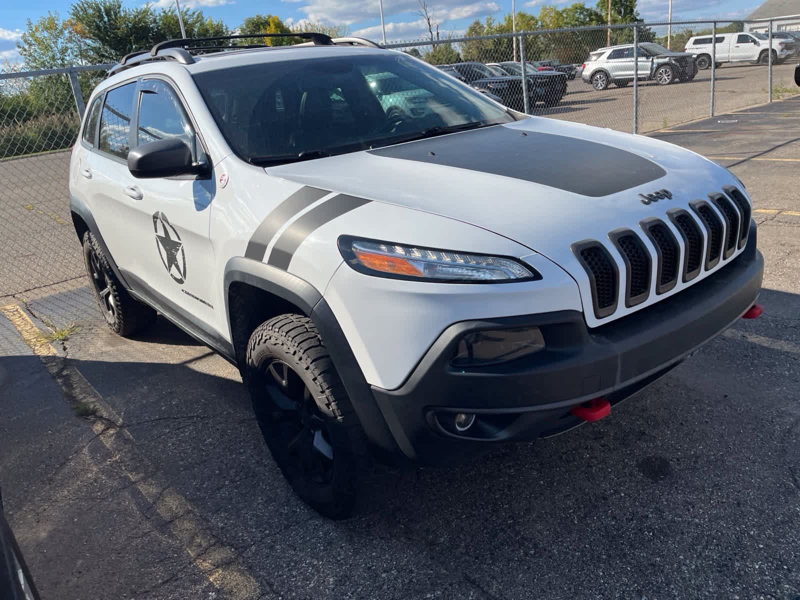 Used 2017 Jeep Cherokee Trailhawk w/ Comfort & Convenience Group AWD/4WD image 15