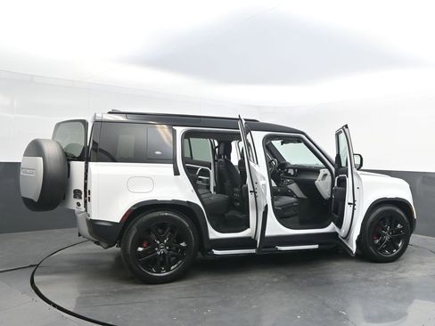 Used 2021 Land Rover Defender 110 S image 39