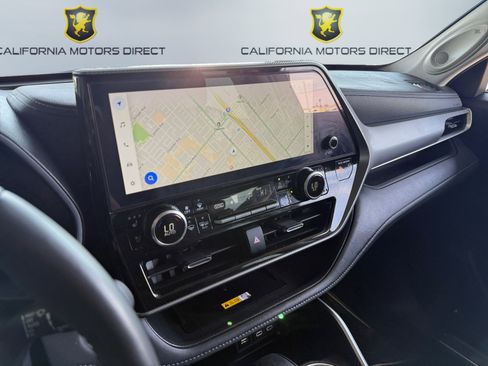 Used 2024 Toyota Highlander Platinum image 14