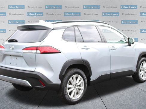 Used 2023 Toyota Corolla Cross LE image 6