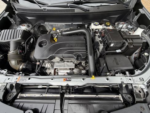 Used 2024 Chevrolet Equinox LS w/ LS Convenience Package FWD image 12