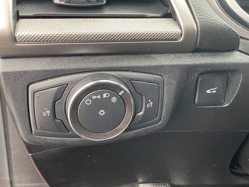 Used 2019 Ford Fusion SE image 14