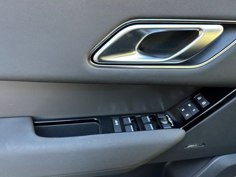 Certified 2025 Land Rover Range Rover Velar Dynamic SE image 10