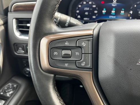 Used 2023 Chevrolet Suburban High Country image 31